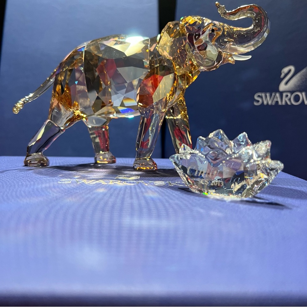 Swarovski SCS CINTA ELEPHANT***Mint in Box w/COA